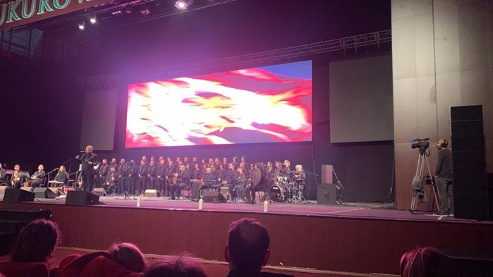 Antakya Medeniyetler Korosu Depremin Yaralar�n� Sarmak ��in �lk Konserini Duygu Y�kl� Mesajlarla Adana�da Ba�latt�