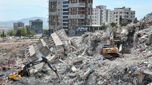 Deprem b�lgesindeki hafriyata ili�kin uyar�: Topra�a kar���rsa verim yakla��k y�zde 30 d��er